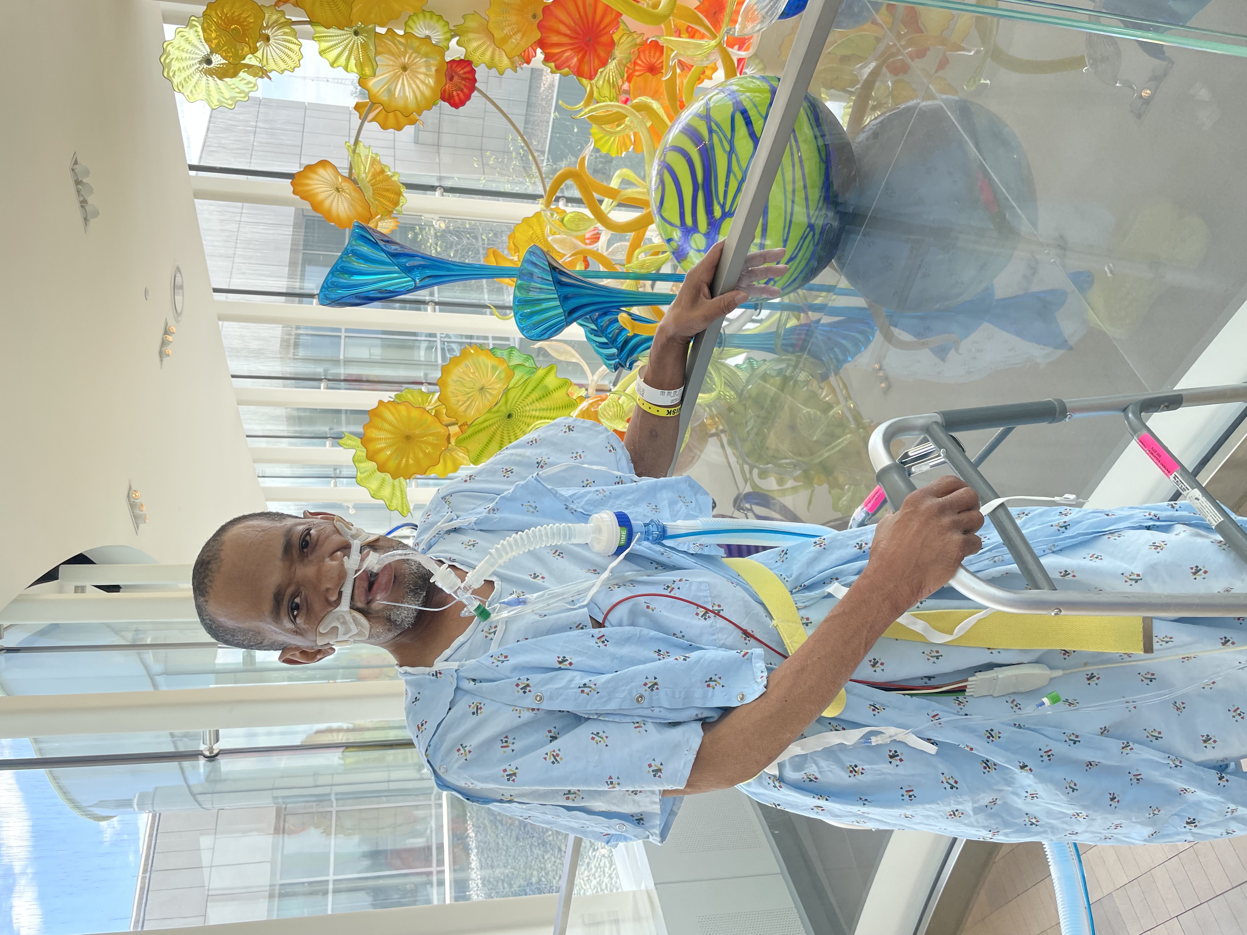 best-icu_patient_with_glass_sculpture.jpeg